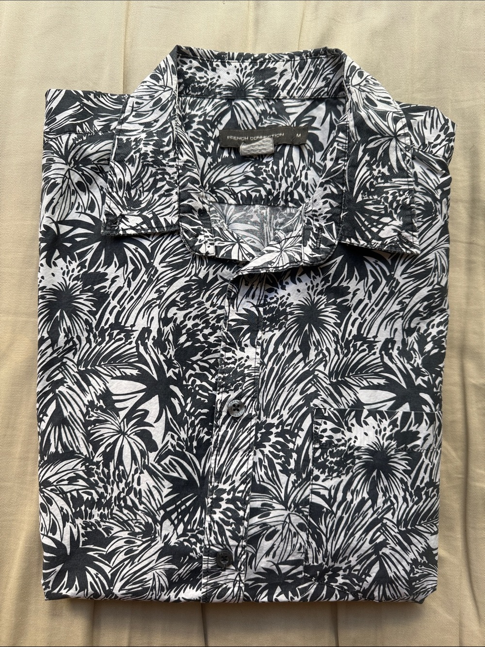 Short Sleeve  Button Down - Medium FRENCH CONNECTION